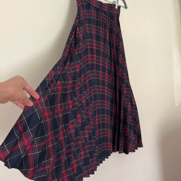 FORE Women Plaid Pleated Skirt Red Blue Classic Academia Festive Holiday XS Chic - Picture 12 of 15